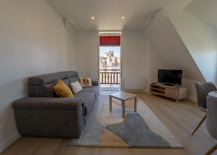 Vue A Deauville * Bénerville-sur-Mer